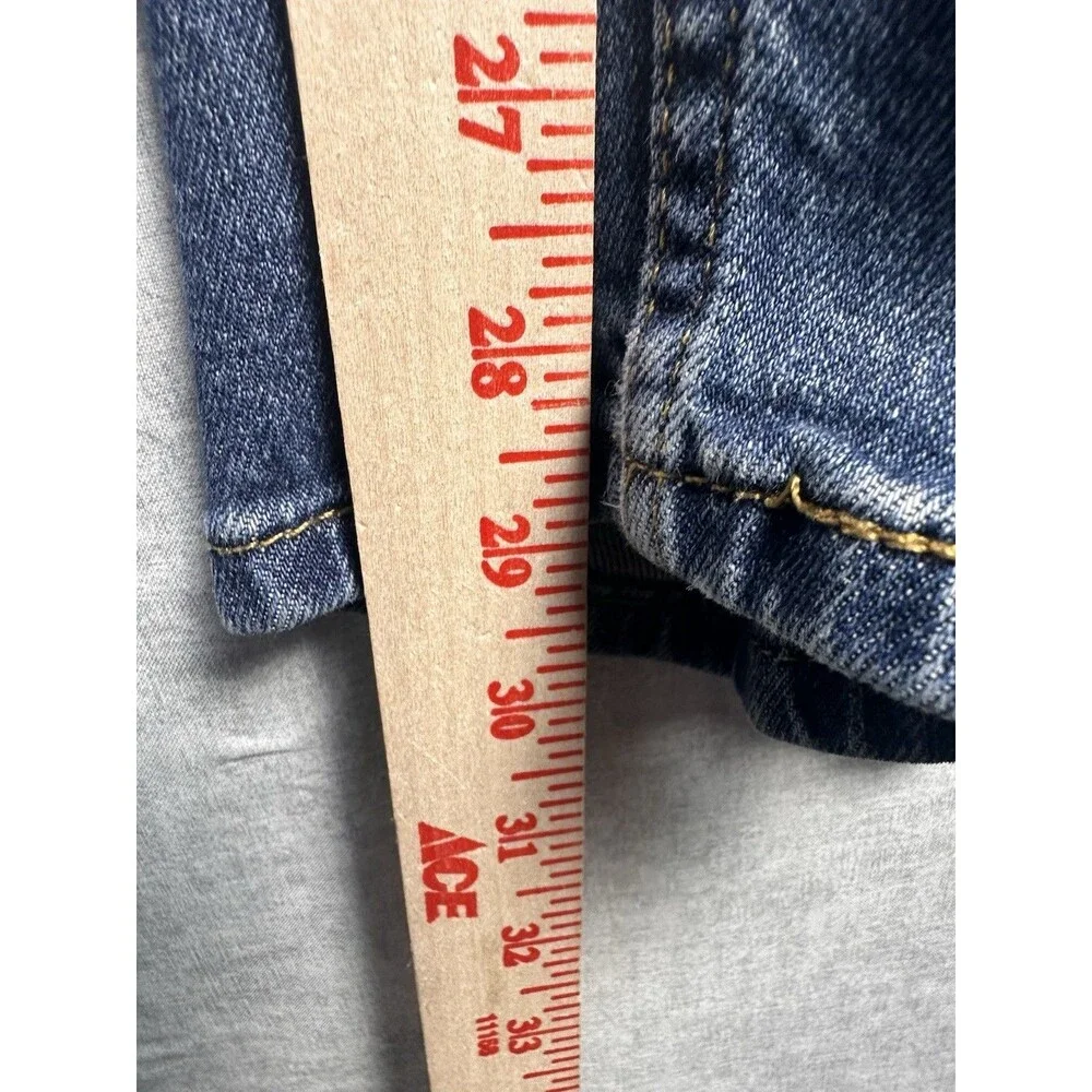 Levis crafted leg medium